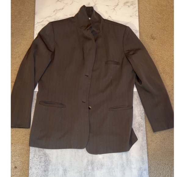 Harve Bernard Green Suit - Picture 5 of 6